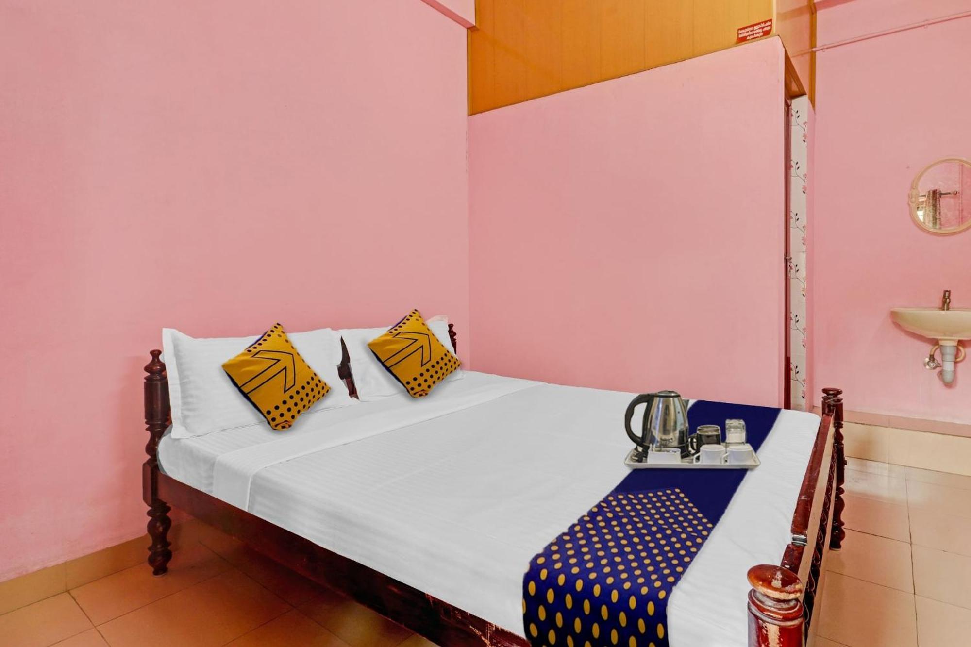 Spot On Jayesh Guest House Nashik Exterior photo