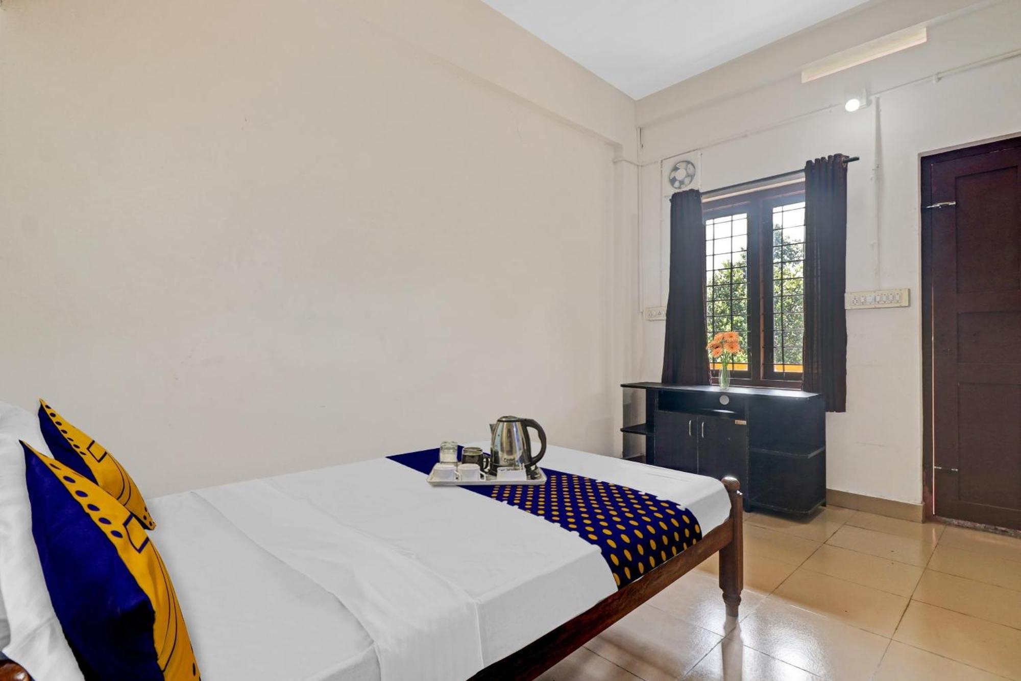Spot On Jayesh Guest House Nashik Exterior photo