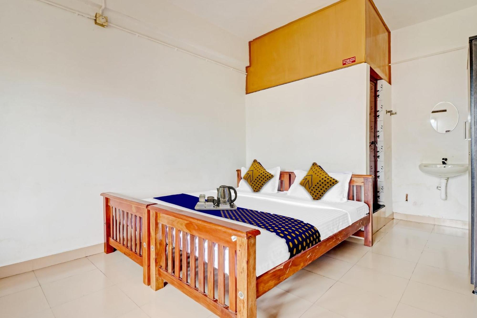 Spot On Jayesh Guest House Nashik Exterior photo