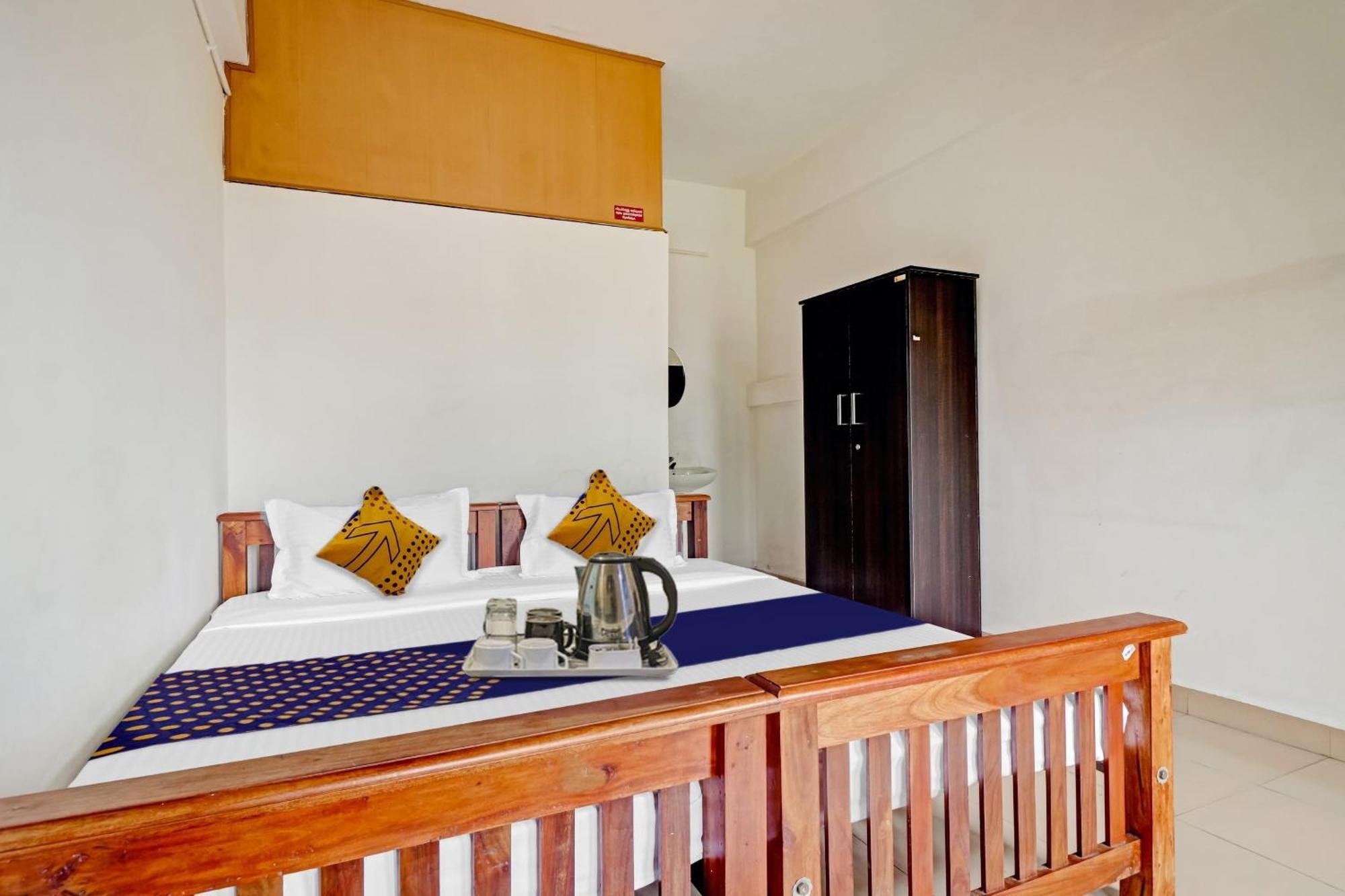 Spot On Jayesh Guest House Nashik Exterior photo