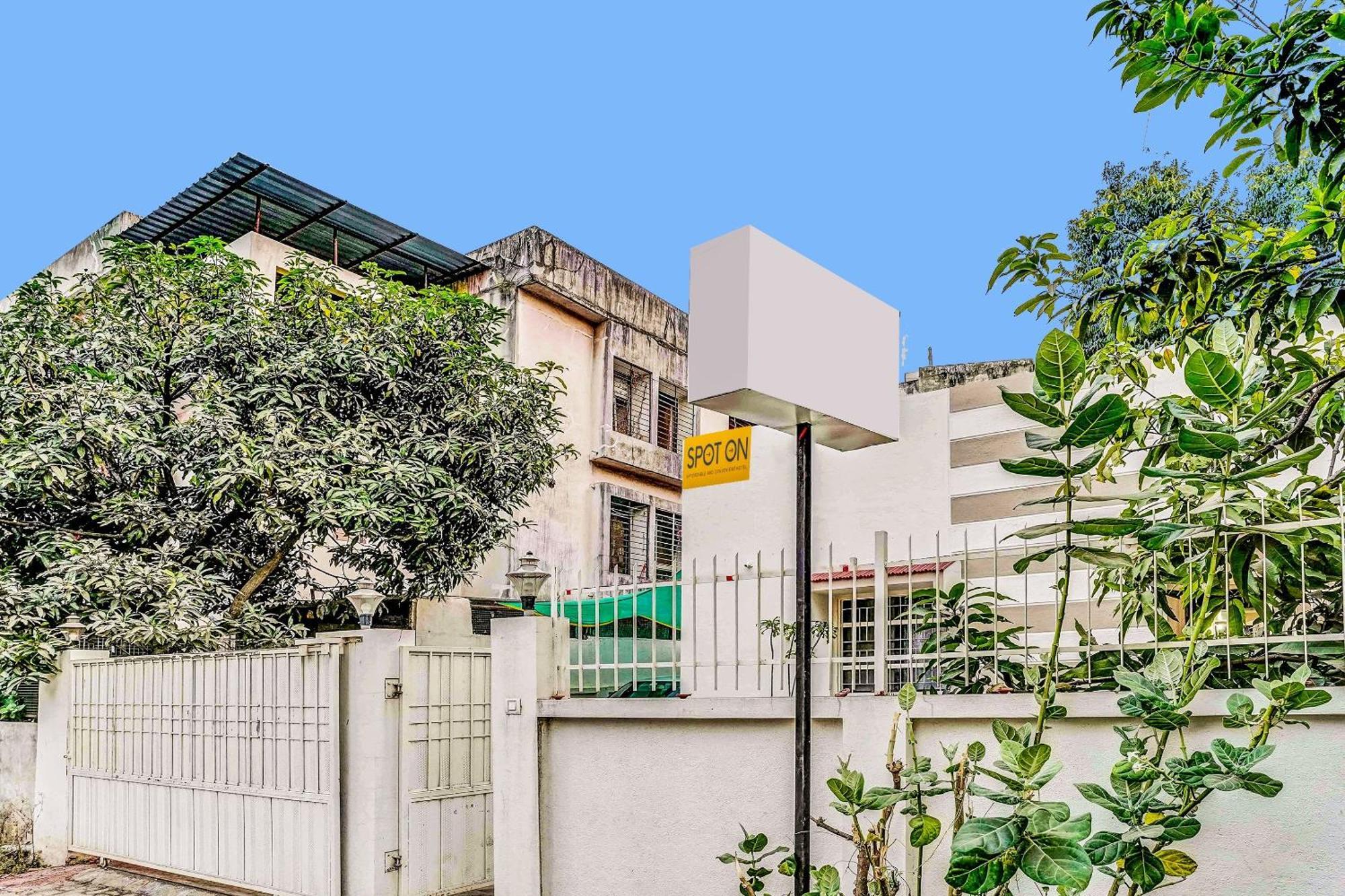 Spot On Jayesh Guest House Nashik Exterior photo